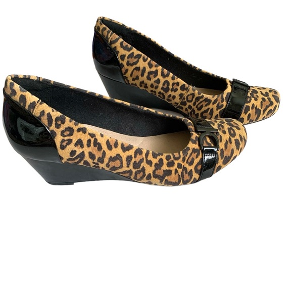 Clarks Flores Poppy Leopard Print Pump Size 9 1/2 - Picture 3 of 9